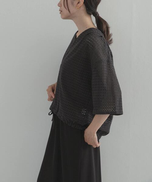 URBAN RESEARCH DOORS(アーバンリサーチドアーズ)の「レースドロストハーフスリーブブラウス(シャツ/ブラウス・レディース・オフホワイト/ブラック・FREE)」の13枚目の写真