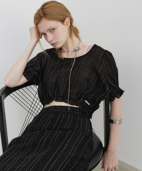 NICK&NICOLE(ニックアンドニコール)の「PIN STRIPE PUFF BLOUSE_BLACK(シャツ/ブラウス・レディース・その他・FREE)」の3枚目の写真