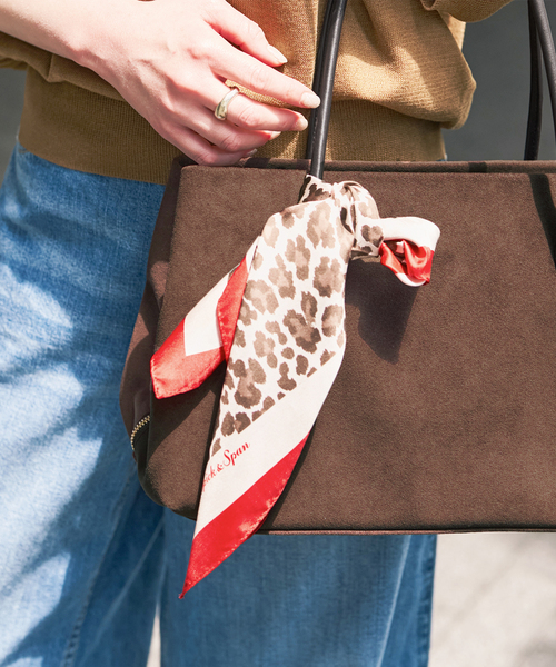 Spick & Span(スピックアンドスパン)の「《別注 / 》Spick & Span LEOPARD PRINT SCARF(バンダナ/スカーフ・レディース・その他6・FREE)」の4枚目の写真