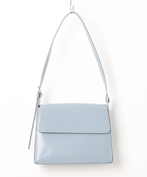 A.P.C.(アーペーセー)の「Virginie フラップバッグ(ショルダーバッグ・レディース・ブルー系その他・ONESIZE)」の1枚目の写真
