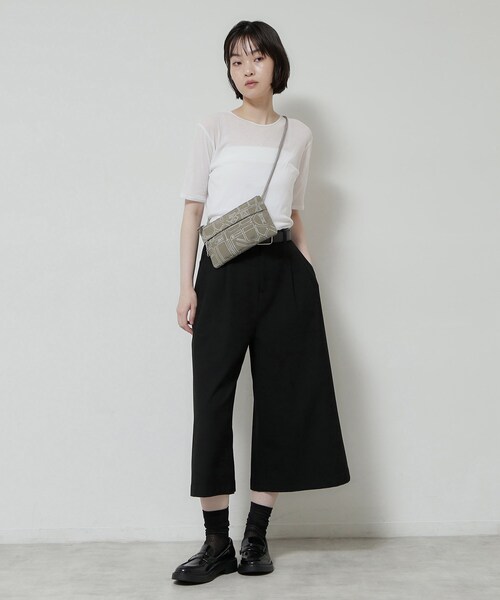 HIROKO HAYASHI(ヒロコハヤシ)の「COMODA(コモダ)サコッシュ(ショルダーバッグ・レディース・ブラック系/ベージュ系4・00)」の8枚目の写真