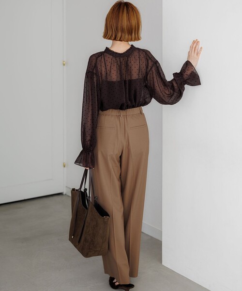 23区(ニジュウサンク)の「フロッキードット ブラウス(シャツ/ブラウス・レディース・ブラック系/ダークブラウン系/ベージュ系・38)」の10枚目の写真