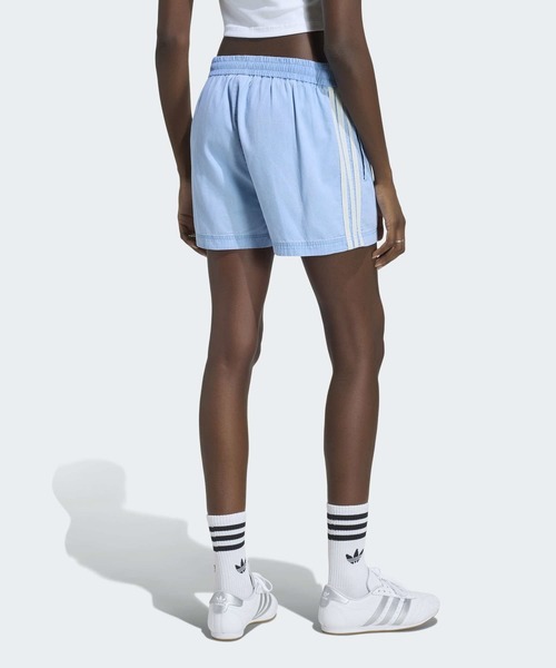 adidas(アディダス)の「アディダス オリジナルス サマーグロー デニムショーツ / ハーフパンツ / アディダスオリジナルス adidas Originals(デニムパンツ・レディース・ブルー・XX-LARGE/3XL/LARGE/MEDIUM/SMALL/X-LARGE/X-SMALL)」の2枚目の写真