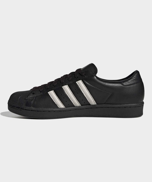 adidas(アディダス)の「SUPERSTAR VINTAGE / スーパースター ヴィンテージ スニーカー アディダスオリジナルス adidas Originals(スニーカー・メンズ・ブラック×ホワイト・22.0cm/28.5cm/29.0cm/29.5cm/25.5cm/26.0cm/26.5cm/27.0cm/27.5cm/28.0cm/22.5cm/23.0cm/23.5cm/24.0cm/24.5cm/25.0cm)」の6枚目の写真