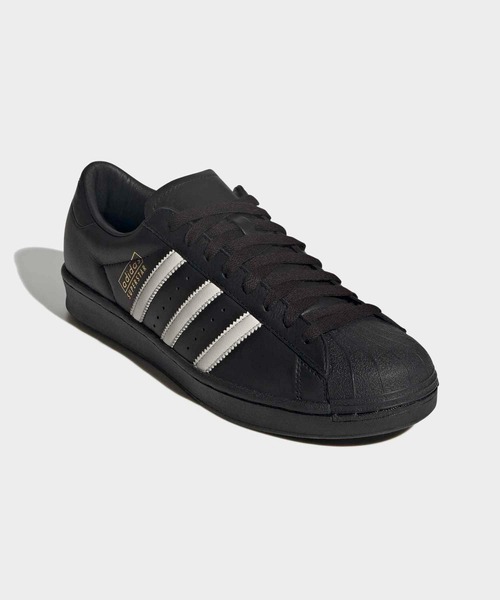 adidas(アディダス)の「SUPERSTAR VINTAGE / スーパースター ヴィンテージ スニーカー アディダスオリジナルス adidas Originals(スニーカー・メンズ・ブラック×ホワイト・22.0cm/28.5cm/29.0cm/29.5cm/25.5cm/26.0cm/26.5cm/27.0cm/27.5cm/28.0cm/22.5cm/23.0cm/23.5cm/24.0cm/24.5cm/25.0cm)」の4枚目の写真