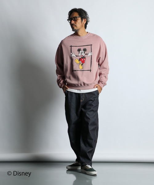 The DUFFER of ST.GEORGE（ザダファーオブセントジョージ）の「【WEB限定アイテム】＜Mickey Mouse＞ CREW SWEAT：<ミッキーマウス> クルースウェット（スウェット・メンズ・チャコールグレー/ピンク・X-LARGE/LARGE/MEDIUM/SMALL）」の12枚目の写真