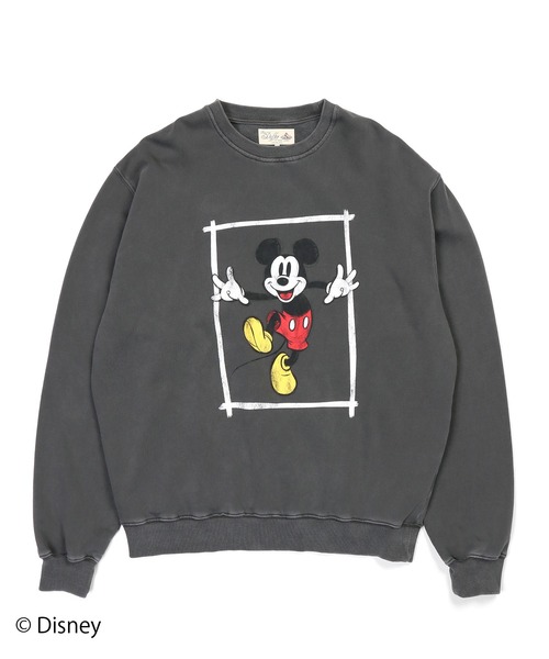 The DUFFER of ST.GEORGE（ザダファーオブセントジョージ）の「【WEB限定アイテム】＜Mickey Mouse＞ CREW SWEAT：<ミッキーマウス> クルースウェット（スウェット・メンズ・チャコールグレー/ピンク・X-LARGE/LARGE/MEDIUM/SMALL）」の3枚目の写真