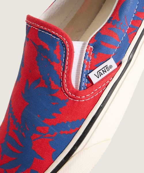 VANS(バンズ)の「クラシック スリッポン / Classic Slip-On Archive MULTI VN000D6YCYL1(スリッポン・メンズ・レッド・7/8.5/9/9.5/10/4.5/5/6/6.5)」の5枚目の写真