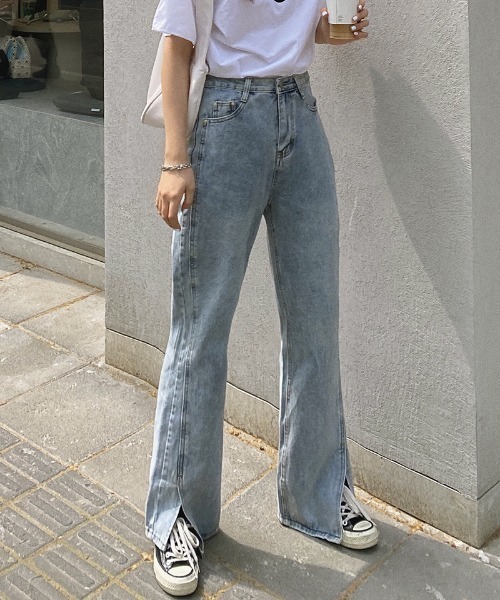 LUCPY(ラクピー)の「サイドスリットストレートワイドデニムパンツ(デニムパンツ・レディース・ブルー・X-LARGE/LARGE/MEDIUM/SMALL)」の2枚目の写真