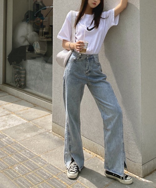 LUCPY(ラクピー)の「サイドスリットストレートワイドデニムパンツ(デニムパンツ・レディース・ブルー・X-LARGE/LARGE/MEDIUM/SMALL)」の4枚目の写真