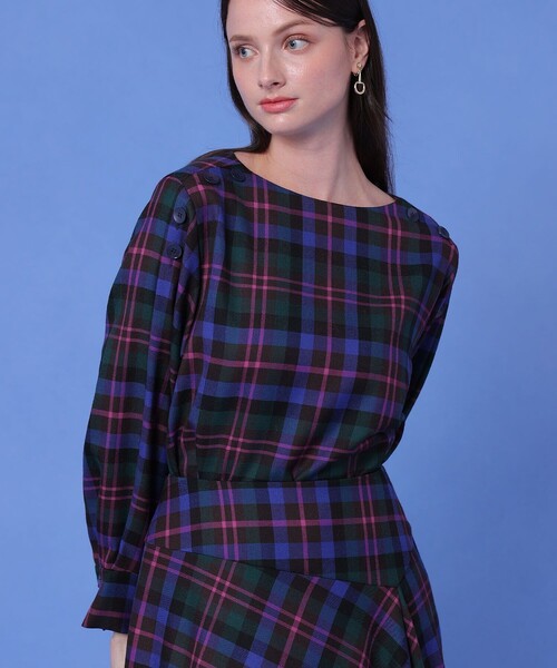 ANAYI(アナイ)の「ウールチェックボートネック ブラウス〈セットアップ対応商品〉(シャツ/ブラウス・レディース・ブルー系その他・38)」の4枚目の写真