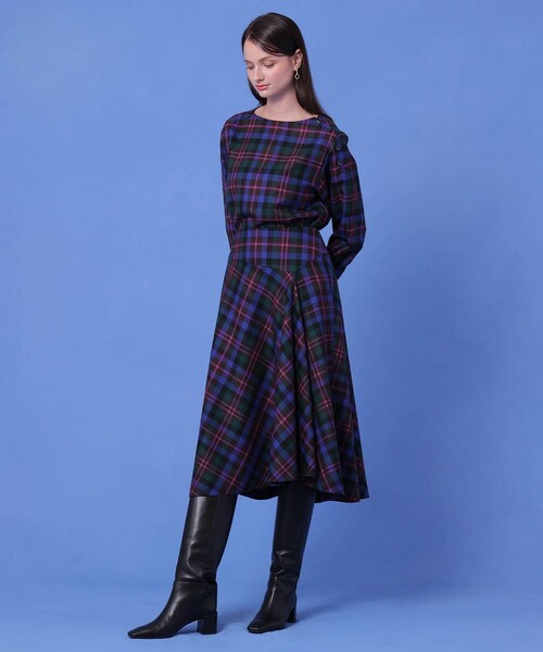 ANAYI(アナイ)の「ウールチェックボートネック ブラウス〈セットアップ対応商品〉(シャツ/ブラウス・レディース・ブルー系その他・38)」の6枚目の写真