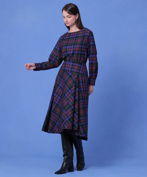 ANAYI(アナイ)の「ウールチェックボートネック ブラウス〈セットアップ対応商品〉(シャツ/ブラウス・レディース・ブルー系その他・38)」の7枚目の写真