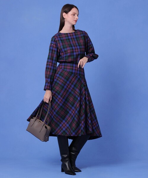 ANAYI(アナイ)の「ウールチェックボートネック ブラウス〈セットアップ対応商品〉(シャツ/ブラウス・レディース・ブルー系その他・38)」の9枚目の写真