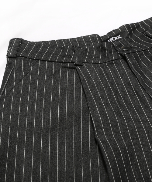 ROCKPSYCHO(ロックサイコ)の「ピンストライプバミューダショーツ(その他パンツ・メンズ・ブラック・LARGE/X-LARGE)」の4枚目の写真