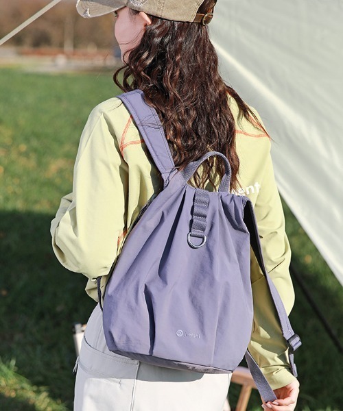 Alum'(アルム)の「Urban Loop Backpack/アーバンループバックパック(バックパック/リュック・レディース・ブラック/ホワイト/グリーン/ブラウン/パープル・FREE)」の6枚目の写真