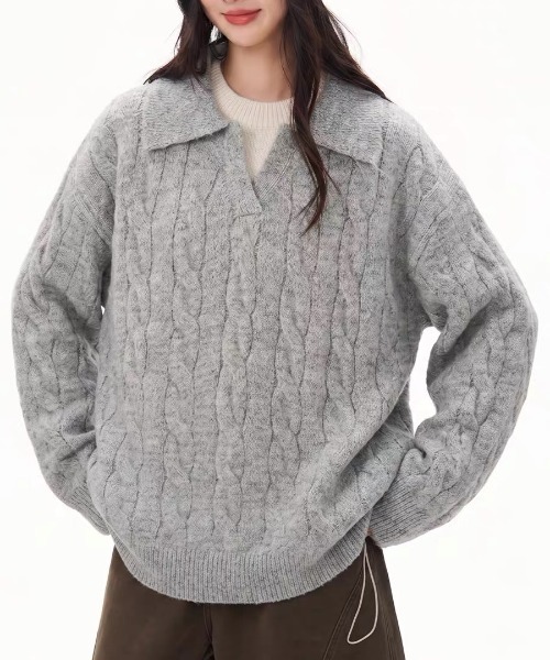 SHERU(シェル)の「ケーブル編みスキッパーカラーオーバーサイズニット(ニット/セーター・レディース・ブラック/グレー/アイボリー・M)」の5枚目の写真