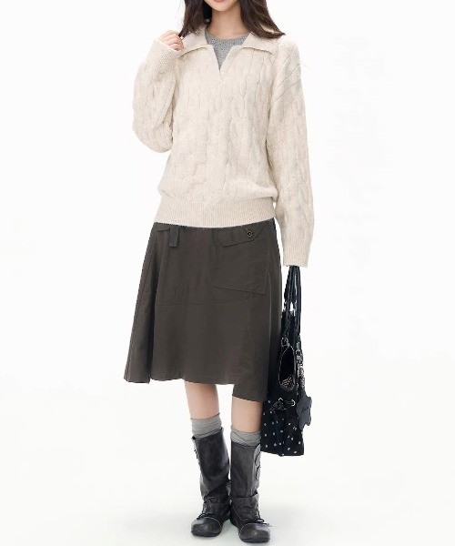 SHERU(シェル)の「ケーブル編みスキッパーカラーオーバーサイズニット(ニット/セーター・レディース・ブラック/グレー/アイボリー・M)」の7枚目の写真