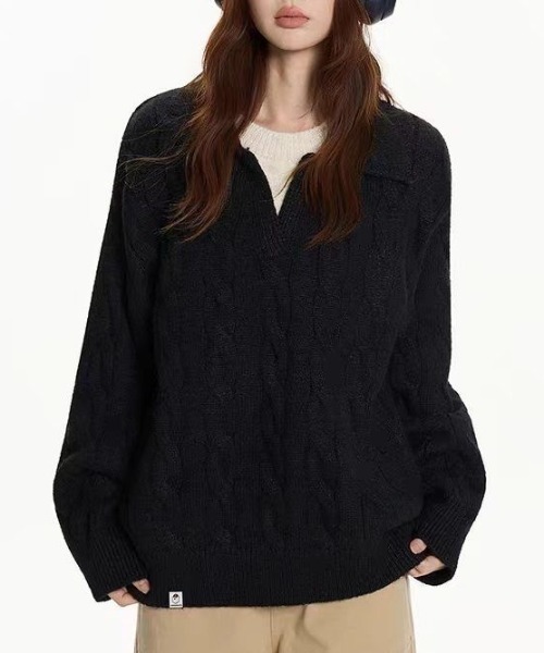 SHERU(シェル)の「ケーブル編みスキッパーカラーオーバーサイズニット(ニット/セーター・レディース・ブラック/グレー/アイボリー・M)」の17枚目の写真