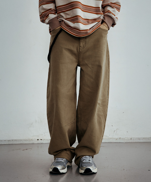 BROWNBREATH(ブラウンブレス)の「オックスフォードバルーンパンツ(その他パンツ・レディース・ベージュ/ブラック・SMALL/MEDIUM/LARGE/X-LARGE)」の6枚目の写真