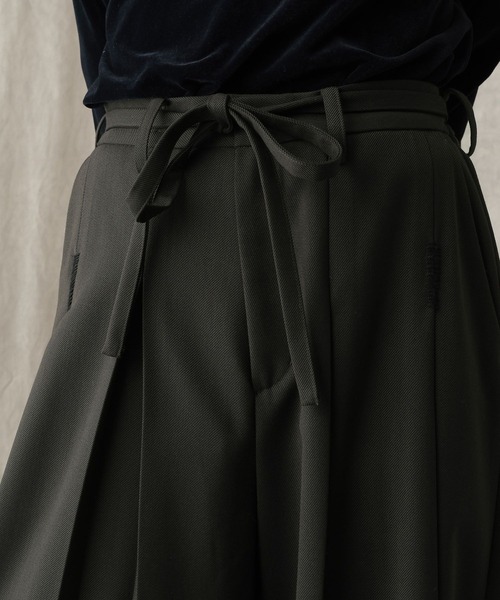 HARE(ハレ)の「【NARRIL】ORIGATA-STYLE HAKAMA Slacks(その他パンツ・メンズ・ブラック/カーキ・MEDIUM/SMALL)」の3枚目の写真