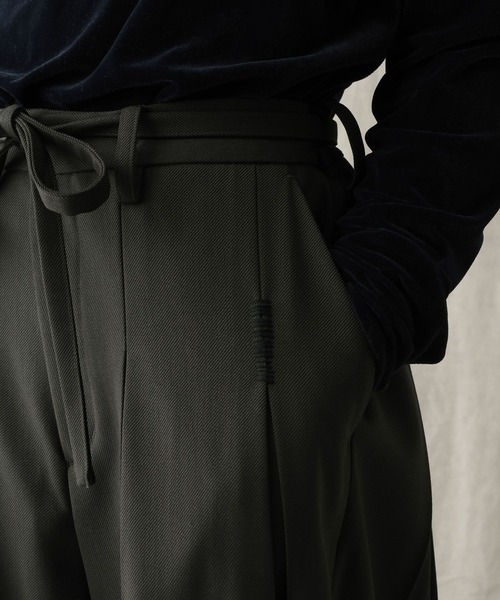 HARE(ハレ)の「【NARRIL】ORIGATA-STYLE HAKAMA Slacks(その他パンツ・メンズ・ブラック/カーキ・MEDIUM/SMALL)」の4枚目の写真