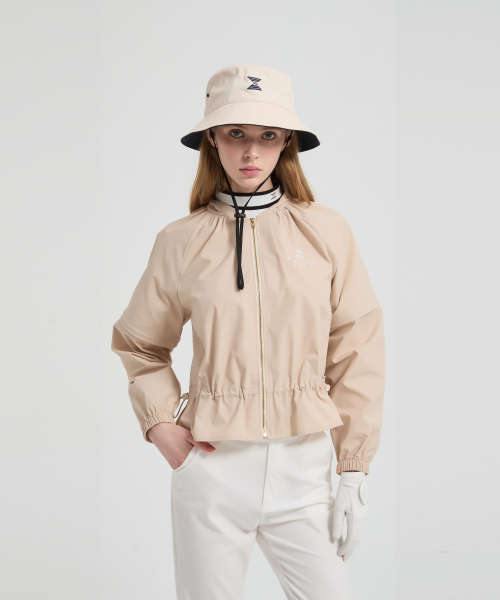E.PARCA(イパルカ)の「フローレンス ウィンドジャケット(ナイロンジャケット・レディース・ベージュ・MEDIUM/LARGE/SMALL)」の2枚目の写真
