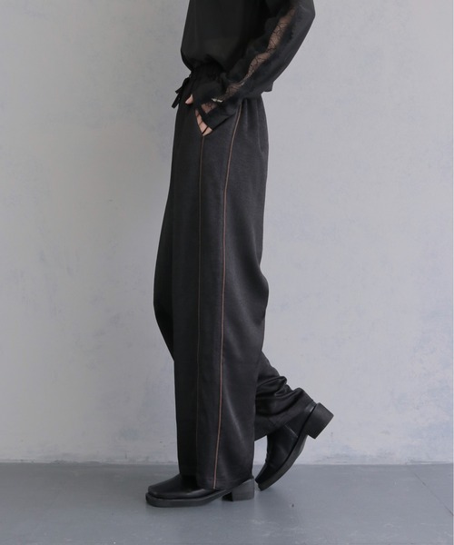 &g'aime(アンジェム)の「【&g'aime 】サテンラインパンツ Satin Side Stripe Pants(その他パンツ・レディース・ブラック/ベージュ/ブラウン・FREE)」の6枚目の写真