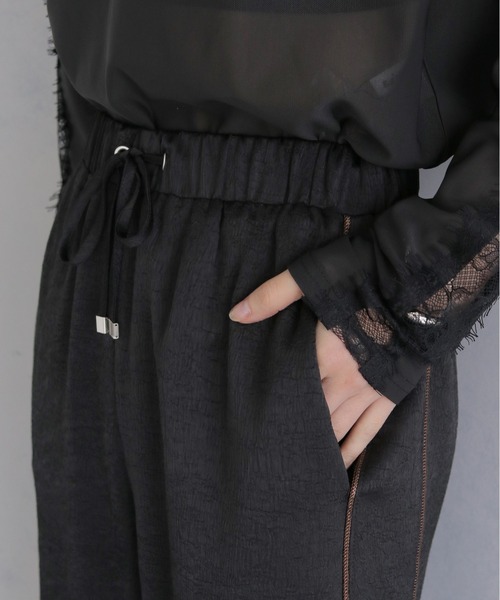 &g'aime(アンジェム)の「【&g'aime 】サテンラインパンツ Satin Side Stripe Pants(その他パンツ・レディース・ブラック/ベージュ/ブラウン・FREE)」の14枚目の写真