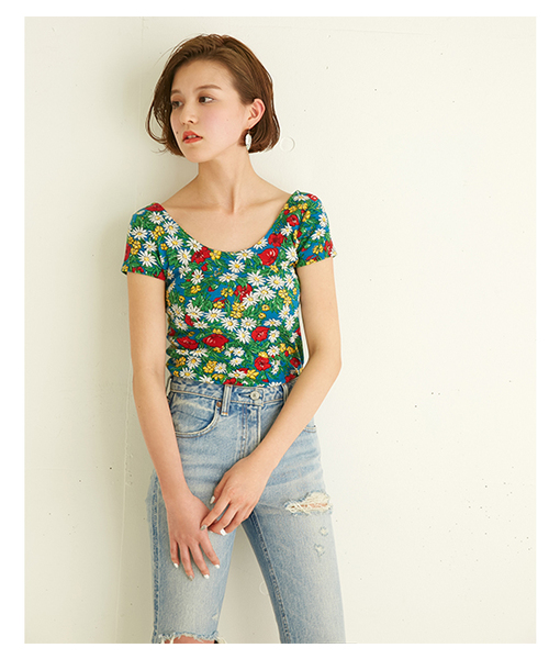SLY（スライ）の「RETRO FLOWER TEREKO T/SH（Tシャツ/カットソー・レディース・ブルー/オレンジ・2/1）」の2枚目の写真