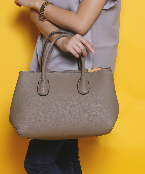 PLAIN CLOTHING(プレーンクロージング)の「【片瀬那奈さん着用】ミドルハンドバッグ/ショルダーバッグ【PALIN CLOTHING】(ハンドバッグ・レディース・ブラック/レッド/ブラウン/ネイビー・FREE)」の13枚目の写真