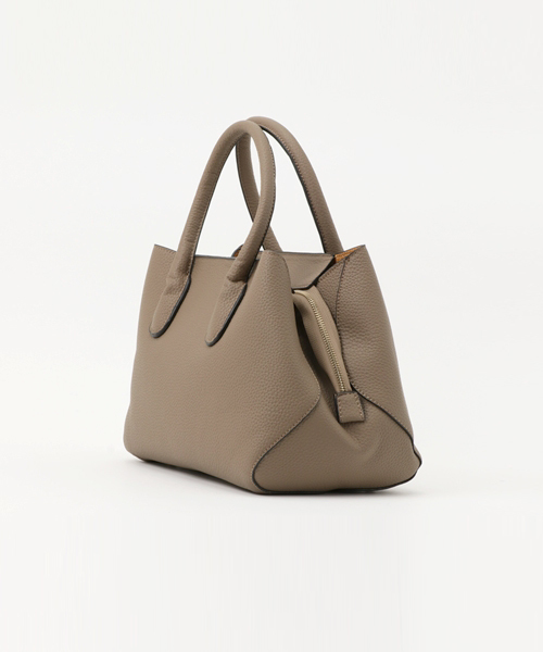 PLAIN CLOTHING(プレーンクロージング)の「【片瀬那奈さん着用】ミドルハンドバッグ/ショルダーバッグ【PALIN CLOTHING】(ハンドバッグ・レディース・ブラック/レッド/ブラウン/ネイビー・FREE)」の5枚目の写真