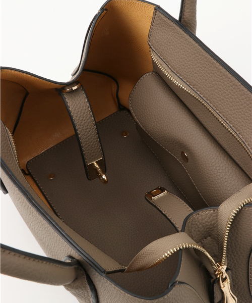 PLAIN CLOTHING(プレーンクロージング)の「【片瀬那奈さん着用】ミドルハンドバッグ/ショルダーバッグ【PALIN CLOTHING】(ハンドバッグ・レディース・ブラック/レッド/ブラウン/ネイビー・FREE)」の10枚目の写真