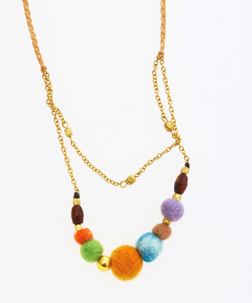 チャイハネ（チャイハネ）の「【チャイハネ】ぽんぽんフェルトロングネックレス（ネックレス・レディース・ブルー/ナチュラル/カラフル・FREE）」の8枚目の写真