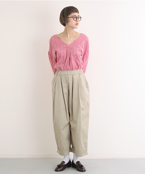 MERLOT（メルロー）の「裾ダブルタックワイドパンツ2224（その他パンツ・レディース・ベージュ/ネイビー/グリーン/ライトブルー/オフホワイト/ベージュ系その他/カーキ・FREE）」の16枚目の写真