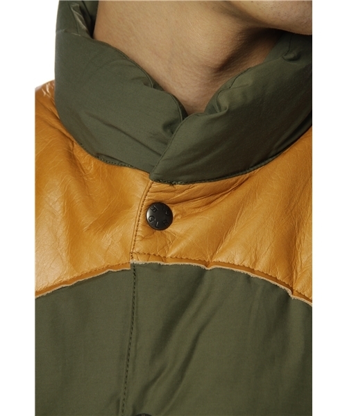 green label relaxing（グリーンレーベルリラクシング）の「C/N LEATHER COMBI ダウンベスト（ダウンベスト・メンズ・オレンジ/オリーブ/ブラック・SMALL/MEDIUM/LARGE）」の7枚目の写真