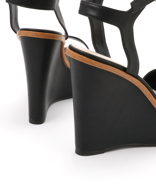 CHARLES & KEITH（チャールズ & キース）の「プラットフォームウェッジ / PLATFORM WEDGES（サンダル・レディース・ブラック/アイボリー・24cm/23.5cm/24.5cm/23cm）」の8枚目の写真