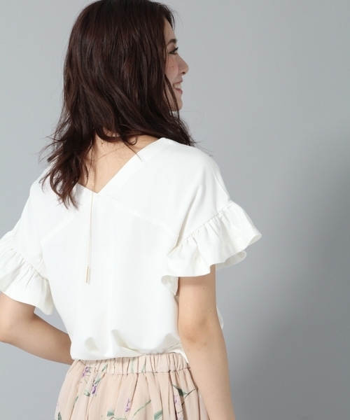 Andemiu（アンデミュウ）の「ソデフリルアクセツキＴＯＰＳ767615（シャツ/ブラウス・レディース・グリーン/ホワイト/ブラック・FREE）」の8枚目の写真