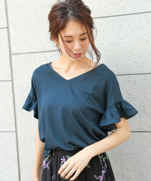 Andemiu（アンデミュウ）の「ソデフリルアクセツキＴＯＰＳ767615（シャツ/ブラウス・レディース・グリーン/ホワイト/ブラック・FREE）」の18枚目の写真