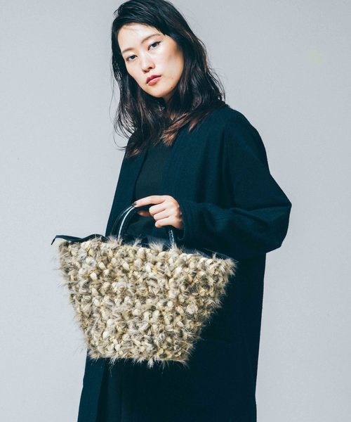 STUDIOUS（ステュディオス）の「【LAUGOA】フェイクファー編み込みメイズバッグ　Charme　0174-40001   （かごバッグ・レディース・ブラウン/グレー/ベージュ・FREE）」の3枚目の写真