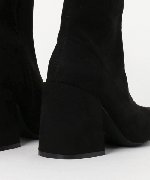 MOUSSY（マウジー）の「FAKE SUEDE SHORT BOOTS（ブーツ・レディース・ブラウン/ブラック・LARGE/MEDIUM/SMALL）」の4枚目の写真