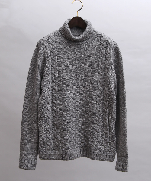 5351 POUR LES HOMMES（ゴーサンゴーイチプールオム）の「リンクスジャガードタートルネックニット（ニット/セーター・メンズ・ワインレッド/グレー/カーキ/ホワイト/ブラック・46/48/44）」の4枚目の写真