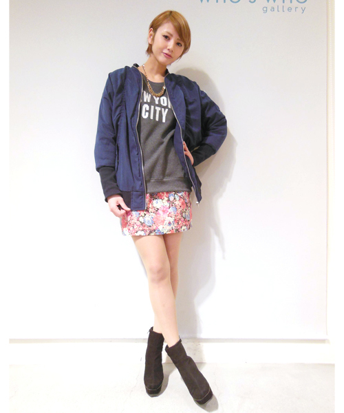 WHO'S WHO gallery（フーズフーギャラリー）の「ロングドルマンＭＡ－１（ブルゾン・レディース・グレー/ブラック/ネイビー・FREE）」の13枚目の写真