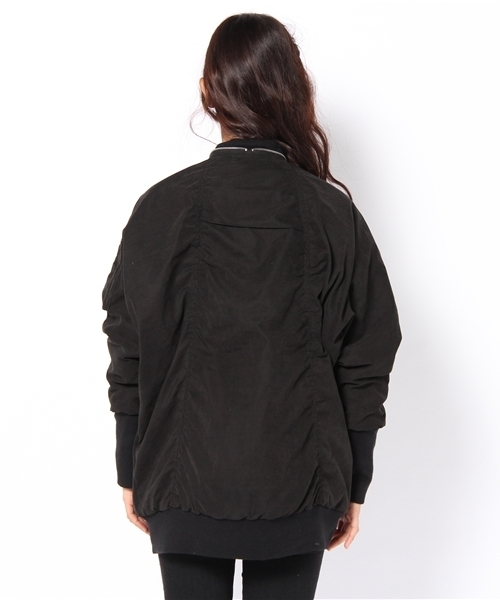 WHO'S WHO gallery（フーズフーギャラリー）の「ロングドルマンＭＡ－１（ブルゾン・レディース・グレー/ブラック/ネイビー・FREE）」の12枚目の写真