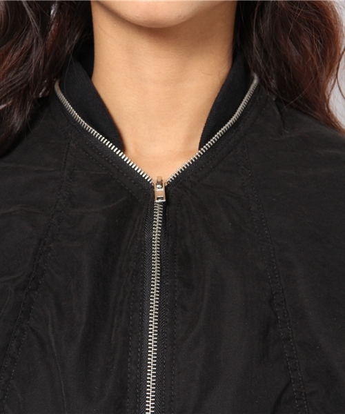 WHO'S WHO gallery（フーズフーギャラリー）の「ロングドルマンＭＡ－１（ブルゾン・レディース・グレー/ブラック/ネイビー・FREE）」の7枚目の写真