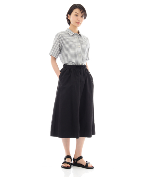 MHL.(エムエイチエル)の「COTTON RAMIE TOUGH POPLIN(スカート・レディース・ブラック/オリーブドラブ・1/2/3)」の5枚目の写真