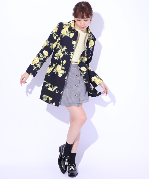 Ray BEAMS(レイビームス)の「◎Ray BEAMS / フラワープリント ステンカラーコート(ステンカラーコート・レディース・ベージュ/ネイビー・1/0)」の10枚目の写真