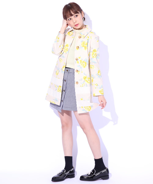 Ray BEAMS(レイビームス)の「◎Ray BEAMS / フラワープリント ステンカラーコート(ステンカラーコート・レディース・ベージュ/ネイビー・1/0)」の16枚目の写真