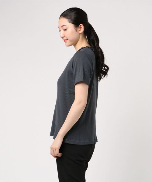 Samansa Mos2(サマンサ モスモス)の「衿レーステレコT(Tシャツ/カットソー・レディース・キナリ/チャコールグレー/モカ・フリ-)」の4枚目の写真
