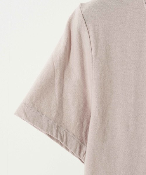 COLONY 2139(コロニートゥーワンスリーナイン)の「VネックベーシックTシャツ(Tシャツ/カットソー・レディース・ホワイト/ブラック/ベージュ/ネイビー/カーキ・SMALL/MEDIUM/LARGE)」の9枚目の写真